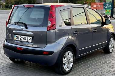 Хэтчбек Nissan Note 2007 в 