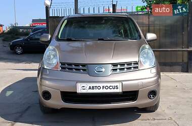 Хэтчбек Nissan Note 2007 в 
