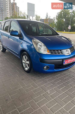 Хэтчбек Nissan Note 2006 в 
