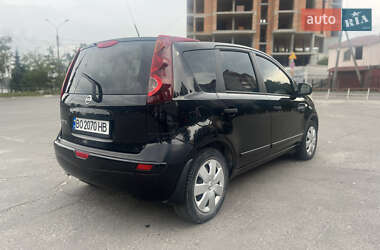Хэтчбек Nissan Note 2012 в 