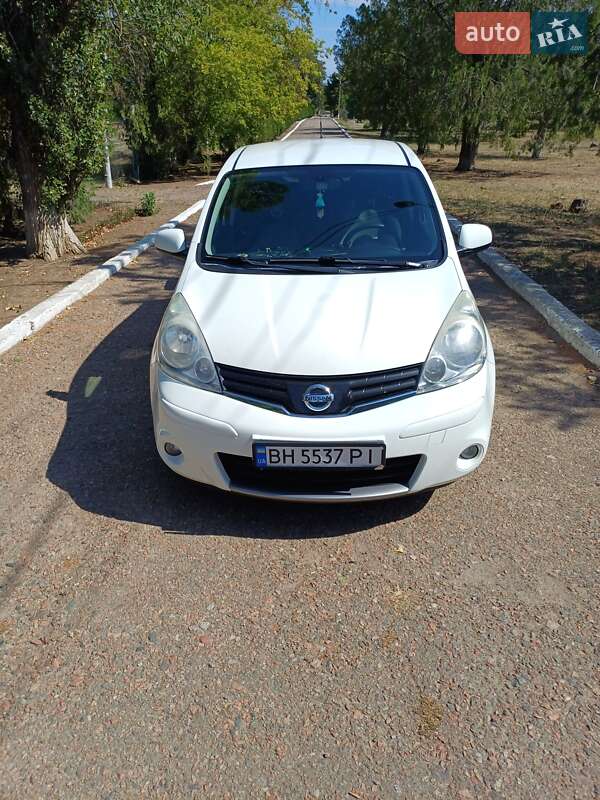 Хэтчбек Nissan Note 2010 в Доброславе