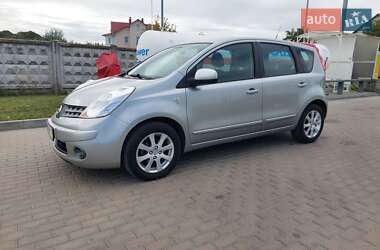 Хэтчбек Nissan Note 2008 в 