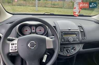 Хэтчбек Nissan Note 2008 в 