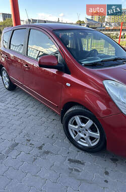 Хэтчбек Nissan Note 2008 в 