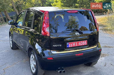 Хэтчбек Nissan Note 2006 в 