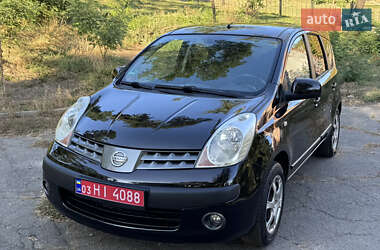 Хэтчбек Nissan Note 2006 в 
