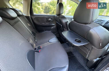 Хэтчбек Nissan Note 2006 в 
