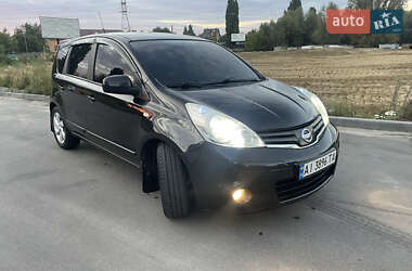 Хэтчбек Nissan Note 2009 в 