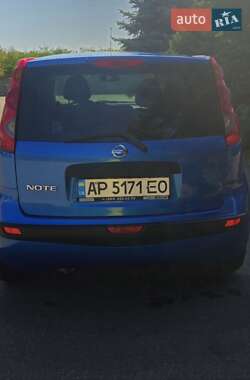 Хэтчбек Nissan Note 2006 в 