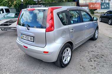 Хэтчбек Nissan Note 2006 в 