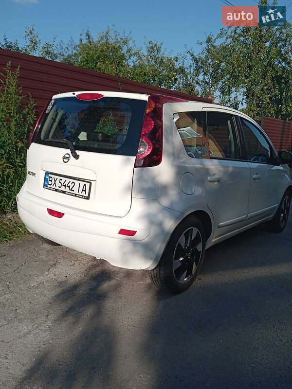 Хэтчбек Nissan Note 2012 в Хмельницком