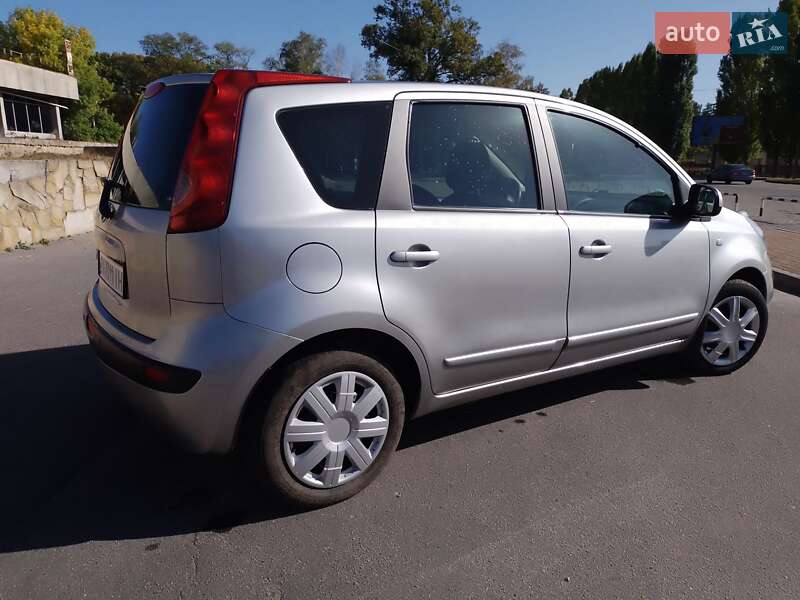 Хетчбек Nissan Note 2006 в Миргороді