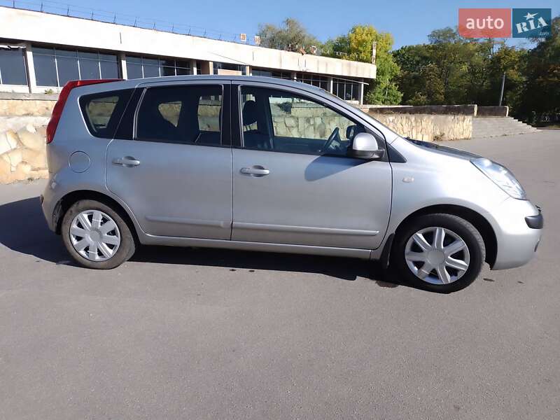 Хетчбек Nissan Note 2006 в Миргороді