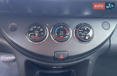 Хэтчбек Nissan Note 2008 в 