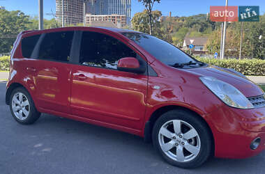Хэтчбек Nissan Note 2007 в 