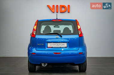 Хэтчбек Nissan Note 2007 в 