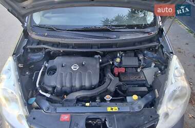 Хэтчбек Nissan Note 2009 в 