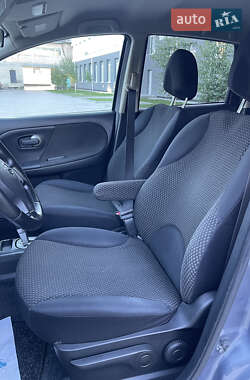 Хэтчбек Nissan Note 2006 в 