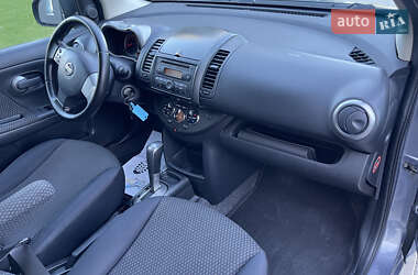 Хэтчбек Nissan Note 2006 в 