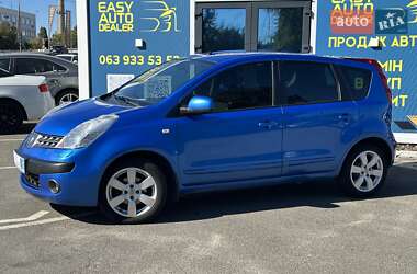 Хэтчбек Nissan Note 2006 в 