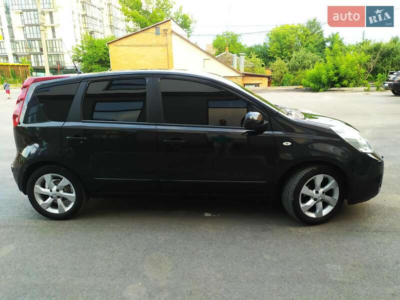 Хэтчбек Nissan Note 2009 в Виннице