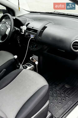 Хэтчбек Nissan Note 2012 в 