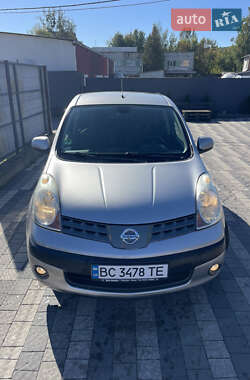 Хэтчбек Nissan Note 2006 в 