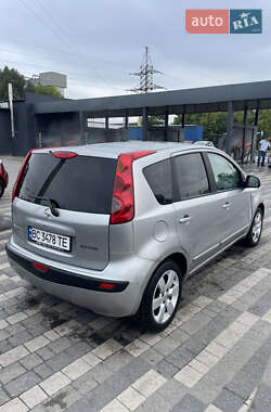 Хэтчбек Nissan Note 2006 в 