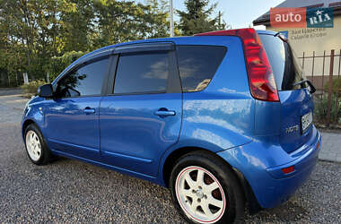 Хэтчбек Nissan Note 2006 в 