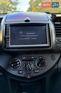 Хэтчбек Nissan Note 2006 в 