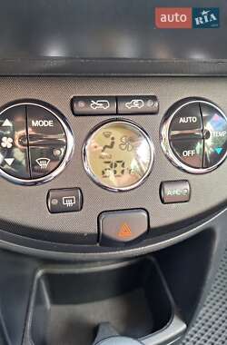 Хэтчбек Nissan Note 2006 в 