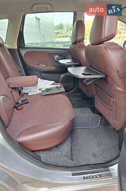 Хэтчбек Nissan Note 2006 в 