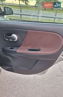 Хэтчбек Nissan Note 2006 в 