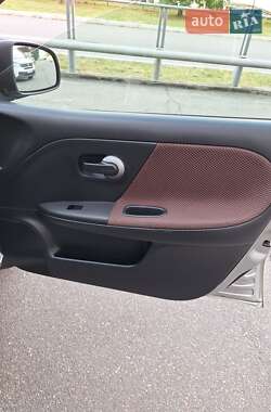 Хэтчбек Nissan Note 2006 в 