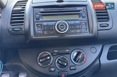 Хэтчбек Nissan Note 2010 в 