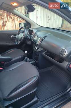 Хэтчбек Nissan Note 2007 в 