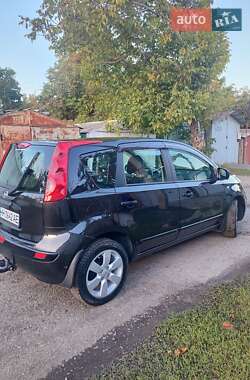 Хэтчбек Nissan Note 2007 в 