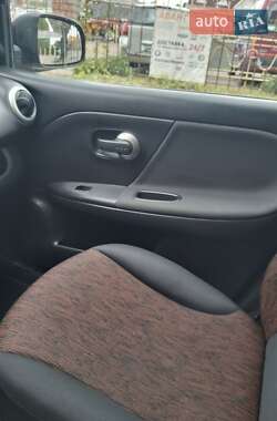 Хэтчбек Nissan Note 2009 в 