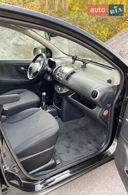 Хэтчбек Nissan Note 2006 в  фото 26 Хэтчбек Nissan Note 2006 в