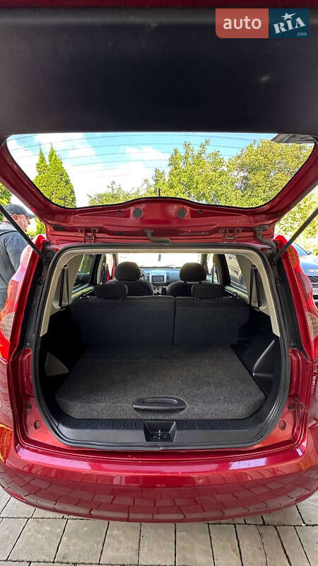 Хэтчбек Nissan Note 2012 в Тернополе