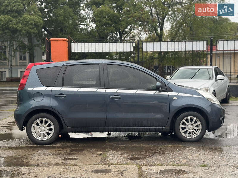 Хэтчбек Nissan Note 2012 в Одессе