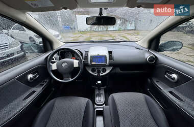 Хэтчбек Nissan Note 2012 в 