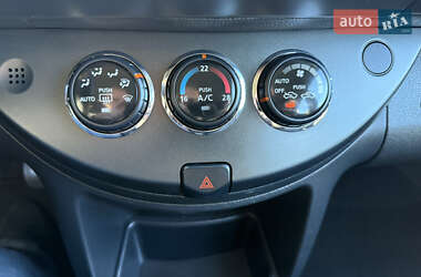 Хэтчбек Nissan Note 2008 в 