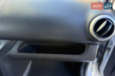 Хэтчбек Nissan Note 2008 в 