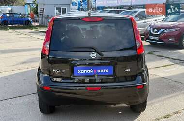Хэтчбек Nissan Note 2006 в 