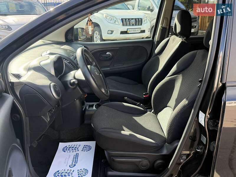 Хэтчбек Nissan Note 2006 в Киеве
