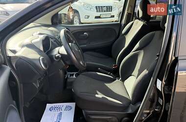 Хэтчбек Nissan Note 2006 в 