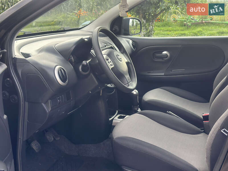 Хэтчбек Nissan Note 2009 в Дубно