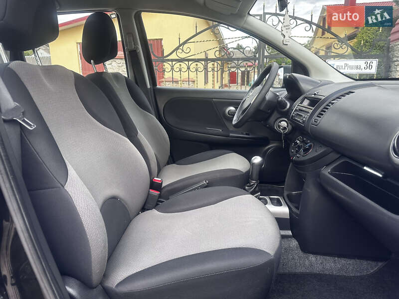 Хэтчбек Nissan Note 2009 в Дубно