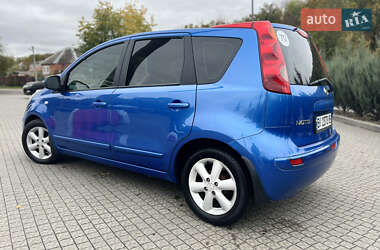 Хэтчбек Nissan Note 2007 в 